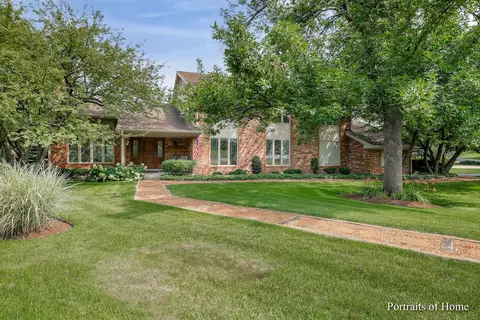 45 Cambridge Dr, Oak Brook, IL 60523