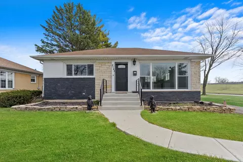 2143 Manchester Ave, Westchester, IL 60154