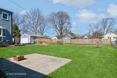 688 Slade Ave, Elgin, IL 60120 photo 10