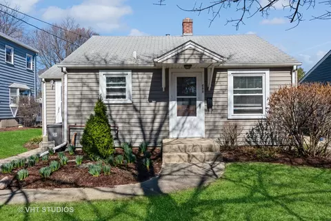 688 Slade Ave, Elgin, IL 60120