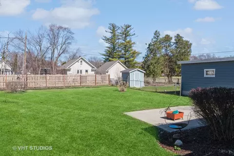 688 Slade Ave, Elgin, IL 60120 photo 9