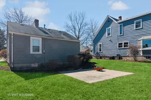688 Slade Ave, Elgin, IL 60120 photo 8