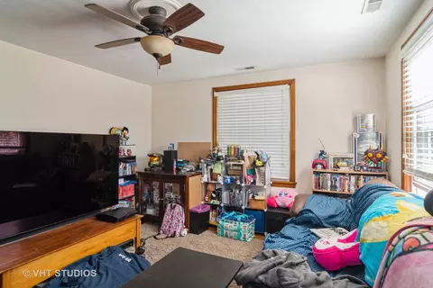 688 Slade Ave, Elgin, IL 60120 photo 4