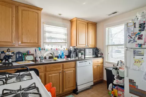 688 Slade Ave, Elgin, IL 60120 photo 5