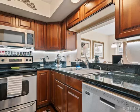 11 Foxcroft Rd #235, Naperville, IL 60565 photo 7