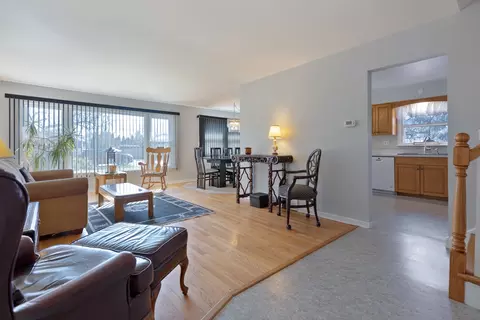 Living - 954 Everett Ave, Des Plaines, IL 60018 photo 1 of 8