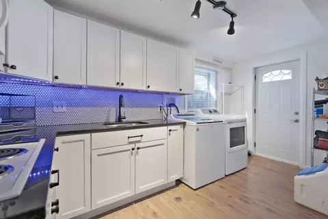 Kitchen - 954 Everett Ave, Des Plaines, IL 60018 photo 3 of 4