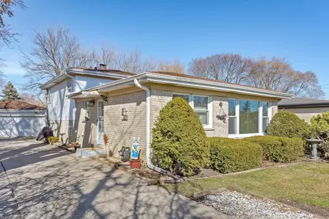 Exterior - 954 Everett Ave, Des Plaines, IL 60018 photo 2 of 5