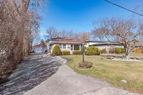 954 Everett Ave, Des Plaines, IL 60018