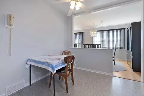 Dining - 954 Everett Ave, Des Plaines, IL 60018 photo 2 of 2