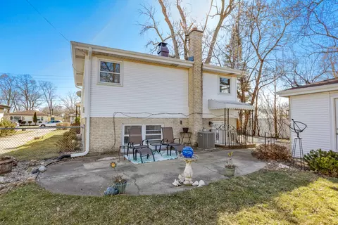 Exterior - 954 Everett Ave, Des Plaines, IL 60018 photo 3 of 5