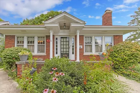 635 North Ave, Naperville, IL 60540