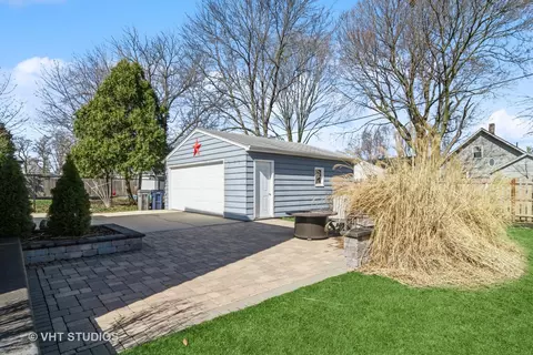Exterior - 682 Slade Ave, Elgin, IL 60120 photo 9 of 9