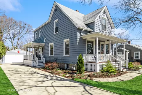 Exterior - 682 Slade Ave, Elgin, IL 60120 photo 5 of 9