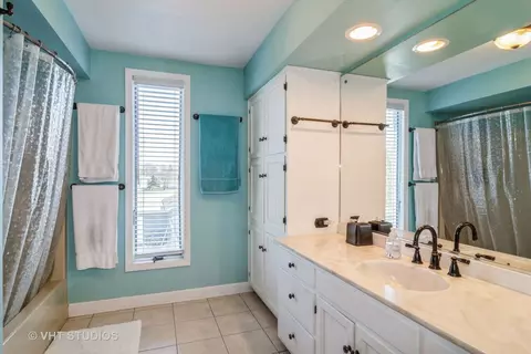 Bath - 682 Slade Ave, Elgin, IL 60120 photo 1 of 2