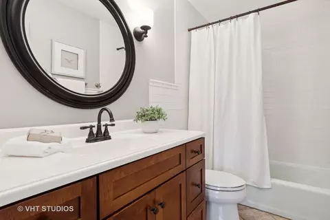 Bath - 320 Warwick Dr, Naperville, IL 60565 photo 3 of 3