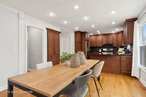 Dining - 320 Warwick Dr, Naperville, IL 60565 photo 2 of 3