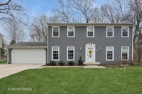 320 Warwick Dr, Naperville, IL 60565