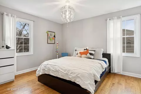 Bedroom - 320 Warwick Dr, Naperville, IL 60565 photo 2 of 3