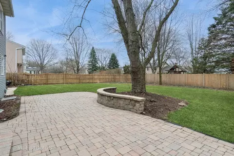 Exterior - 320 Warwick Dr, Naperville, IL 60565 photo 2 of 8