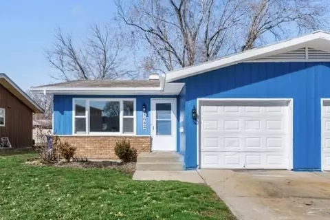 1642 Maple Ln, Elgin, IL 60123