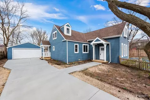 26 W210 Macarthur Ave, Carol Stream, IL 60188