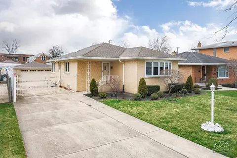 1624 Broadway St, Melrose Park, IL 60160