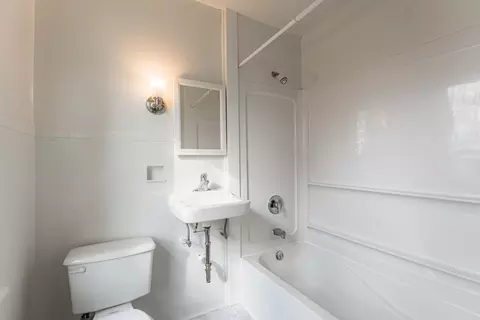 Bath - 415 Normal Rd, Dekalb, IL 60115 photo 2 of 2