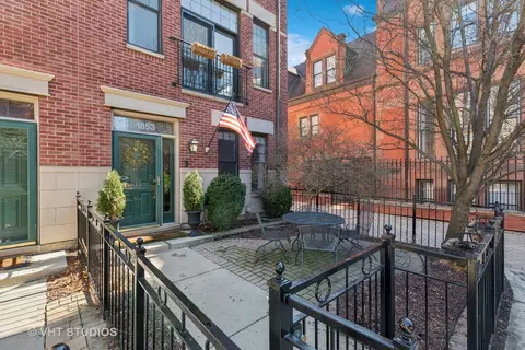 1853 S Prairie Pkwy, Chicago, IL 60616