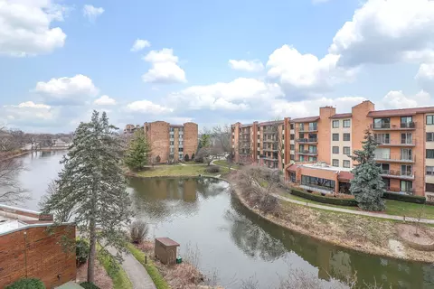 701 Lake Hinsdale Dr #411, Willowbrook, IL 60527