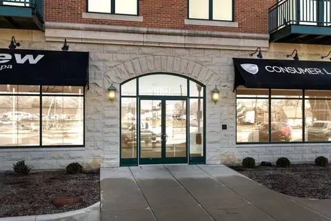 160 S River St #208, Aurora, IL 60506
