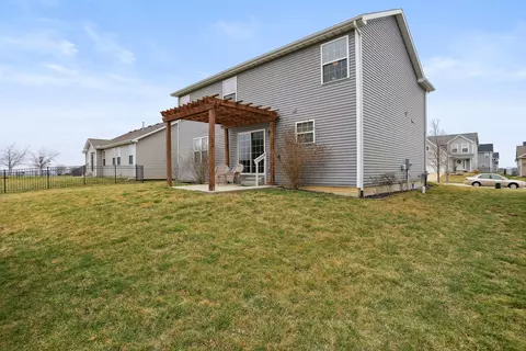 Exterior - 3911 Slate Dr, Champaign, IL 61822 photo 8 of 11