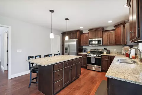 Kitchen - 3911 Slate Dr, Champaign, IL 61822 photo 2 of 6