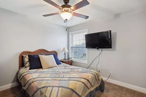 Bedroom - 3911 Slate Dr, Champaign, IL 61822 photo 5 of 8
