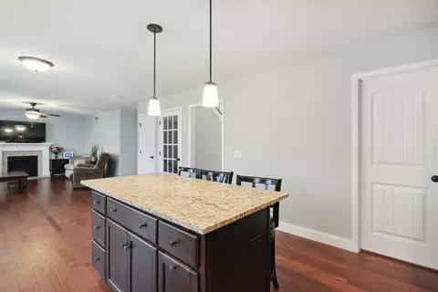 Kitchen - 3911 Slate Dr, Champaign, IL 61822 photo 5 of 6