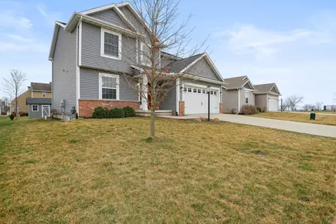 3911 Slate Dr, Champaign, IL 61822