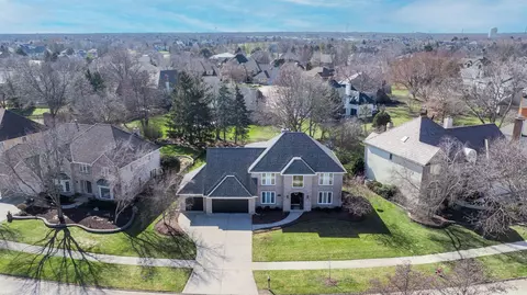 4017 Broadmoor Cir, Naperville, IL 60564