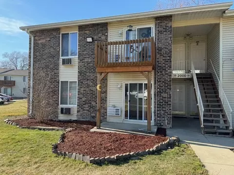 2000 Light Rd #101, Oswego, IL 60543