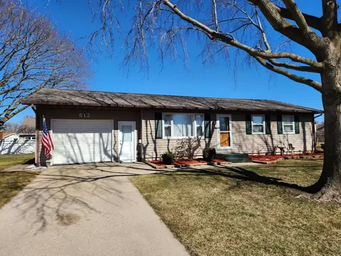 612 W 12th St, Rock Falls, IL 61071