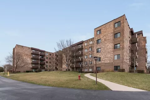 700 Wellington Ave #217, Elk Grove Village, IL 60007