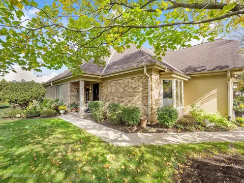 Exterior - 24 Pine Tree Ln, Burr Ridge, IL 60527 photo 2 of 13