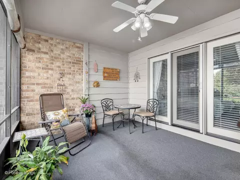 Exterior - 24 Pine Tree Ln, Burr Ridge, IL 60527 photo 4 of 13