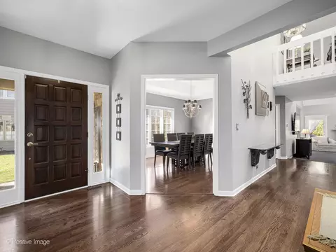 Entry Way - 24 Pine Tree Ln, Burr Ridge, IL 60527 photo 2 of 4