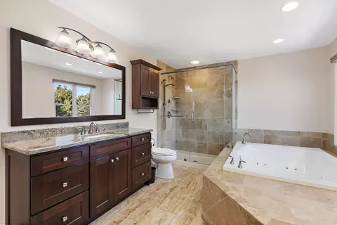 Bath - 904 Pember Cir, West Dundee, IL 60118 photo 3 of 5