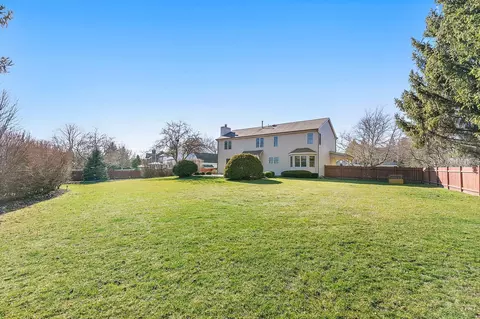 Exterior - 904 Pember Cir, West Dundee, IL 60118 photo 5 of 6