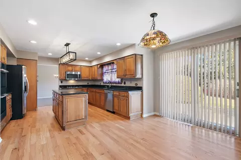 Kitchen - 904 Pember Cir, West Dundee, IL 60118 photo 2 of 4