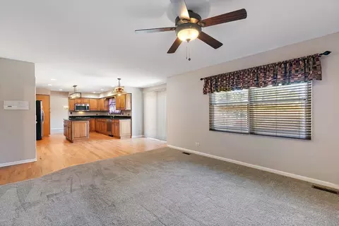 Living - 904 Pember Cir, West Dundee, IL 60118 photo 2 of 4