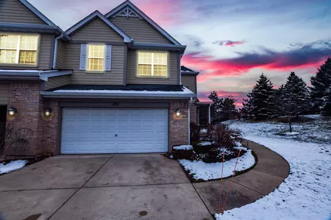 201 Wimbledon Pl, Bloomingdale, IL 60108