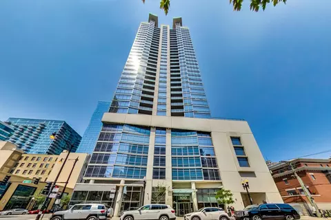 100 E 14th St #1202, Chicago, IL 60605