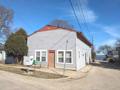 163 Forest Ave, Fox Lake, IL 60020